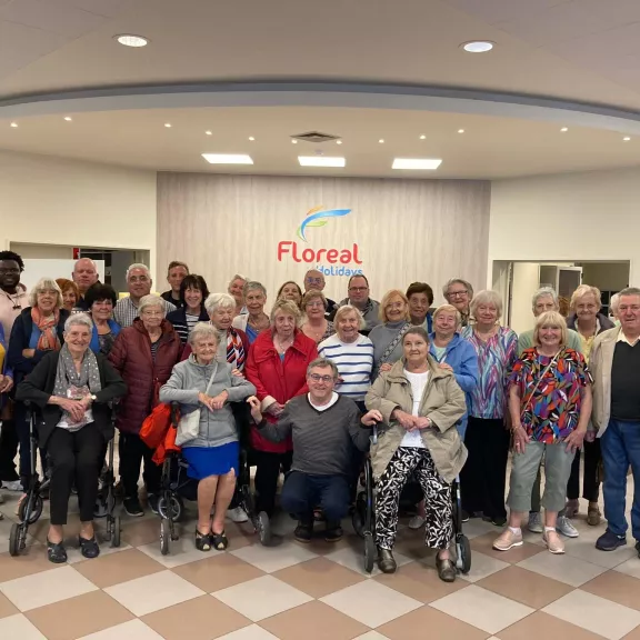 mannen en vrouwen in het hotel