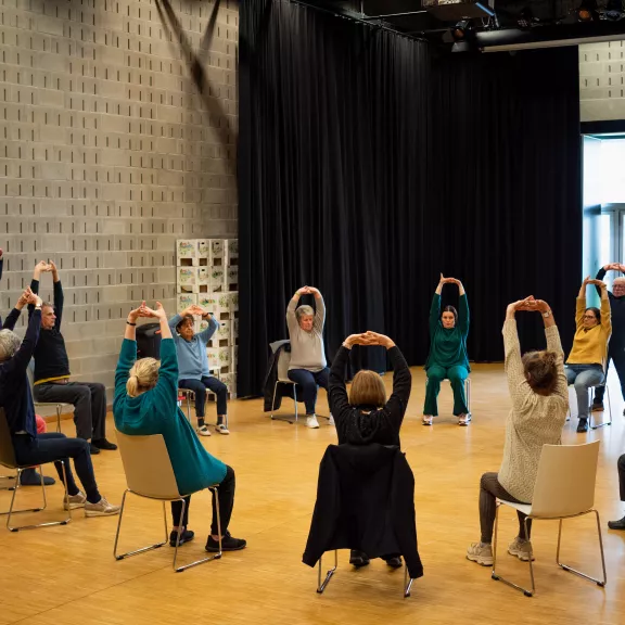 Mensen die stretchen 