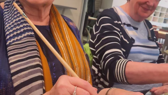 Vrouwen die creatief bezig zijn