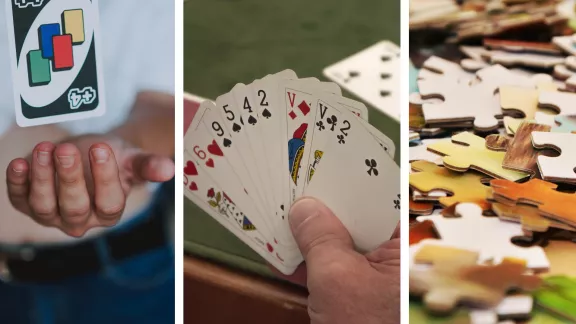 drie afzonderlijke beelden van een Uno kaart, een waaier klasieke kaarten, eee puzzel