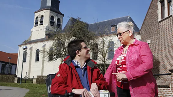 Ontmoeting voor de oude kerk